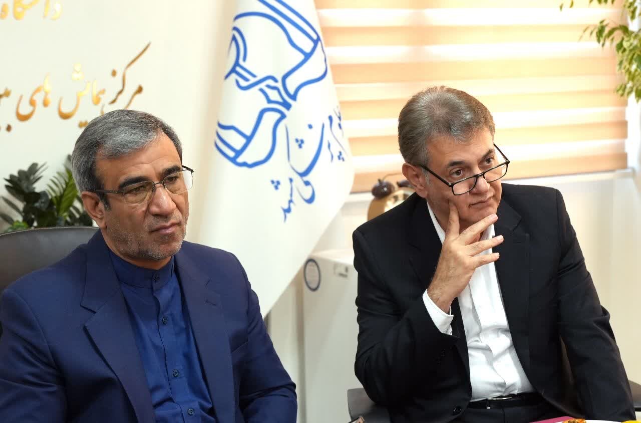 تجمع داروسازان مشهد با میانجیگری استانداری و بیمه سلامت برگزار نشد +عکس