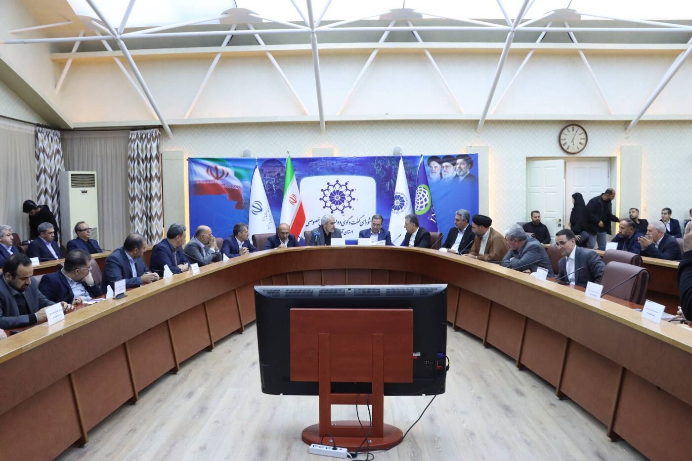 وزیر اقتصاد: مطالبات مراکز درمانی پرداخت میشود