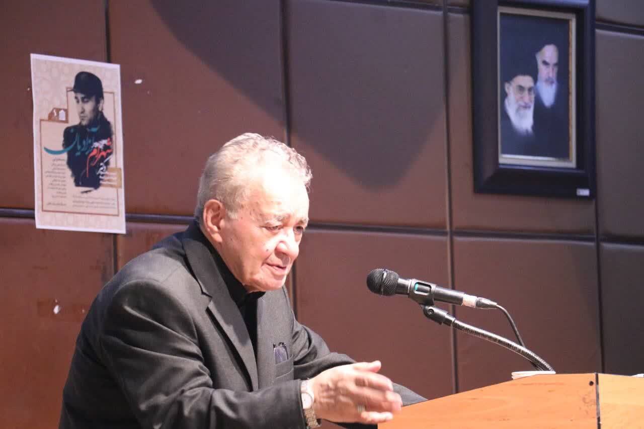 ابرمردی که جغرافیای زبان فارسی را گسترش داد