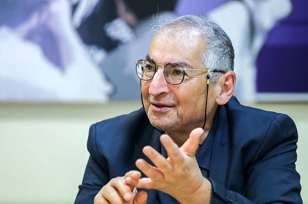 زیباکلام: بیشترین خدمت به اسرائیل را احمدی نژاد و عبدالناصر کردند