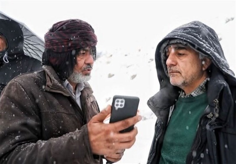 نون خ ۵ در برف و بوران گرفتار شد