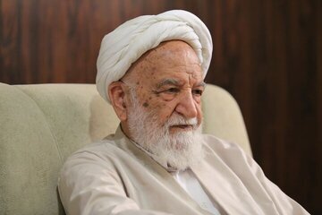 واکنش‌های برخورد روحانیِ قمی با یک زن/ حساب همه روحانیان یکی نیست