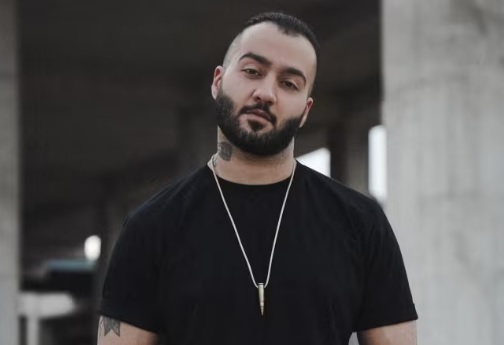 طناب دار از گردن خواننده مشهور باز شد