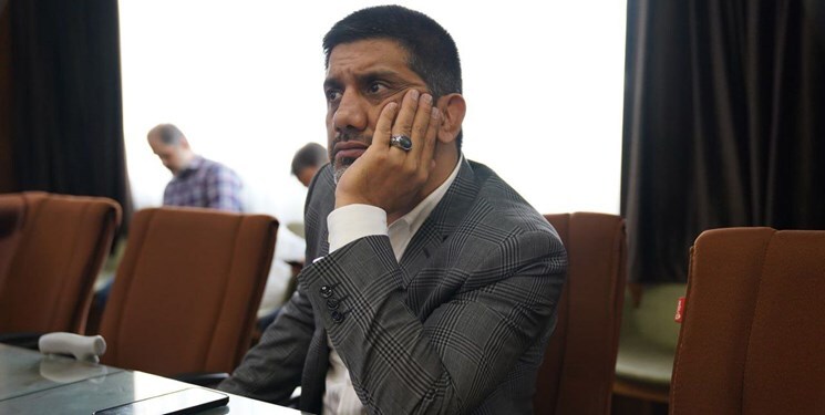 حمله تند علیرضا دبیر به یک خبرنگار روی آنتن زنده