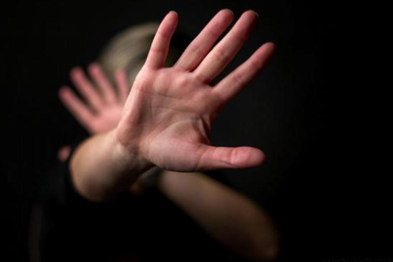 دلیل ناراحتی و گریه این دختر آمریکایی چیست؟ + ویدئو