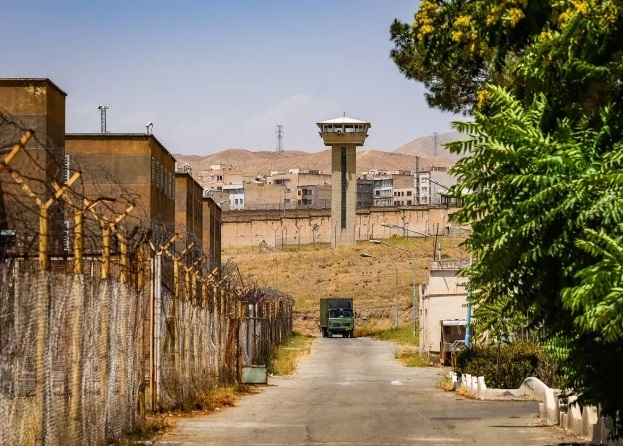 ماجرای فرار هالیوودی ۳ مجرم خطرناک از زندان رجایی‌شهر چه بود؟