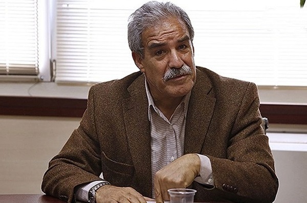 این مجموعه بلندپرواز و نامتجانس است