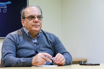 واکنش عباس عبدی به تشکر یک سیاستمدار از فرماندهی انتظامی واکنش عباس عبدی به تشکر یک سیاستمدار از فرماندهی انتظامی