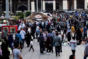 چند نکته جالب درباره نمایشگاه پرسروصدای «روستاآباد»