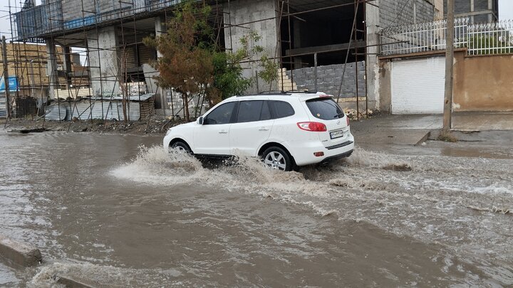 بارش شدید باران و آب‌گرفتگی معابر در بجنورد +ویدئو